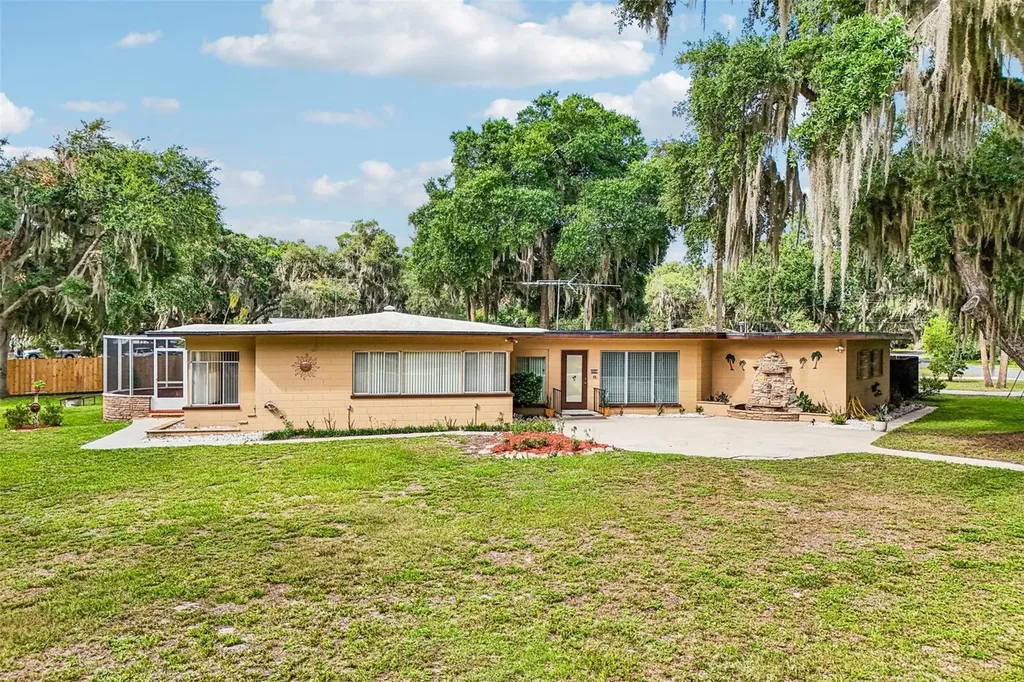 2936 Lake Joanna Drive Eustis FL 32726