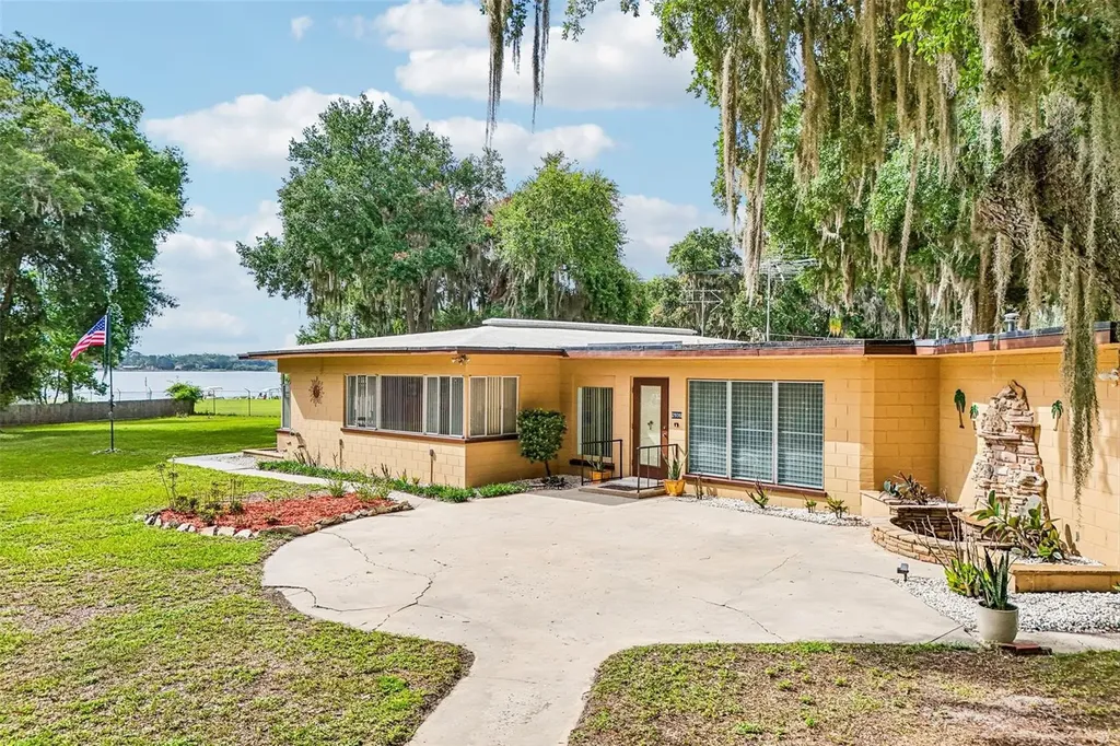 2936 Lake Joanna Drive Eustis FL 32726