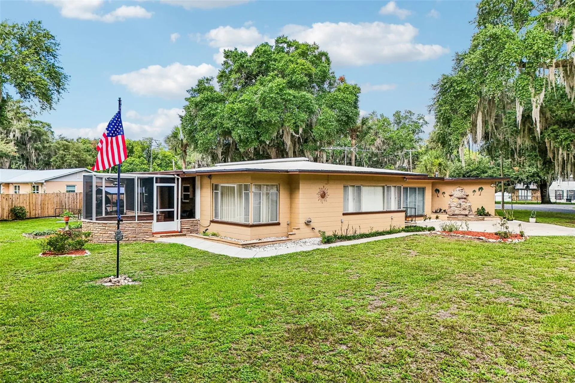 2936 Lake Joanna Drive Eustis FL 32726