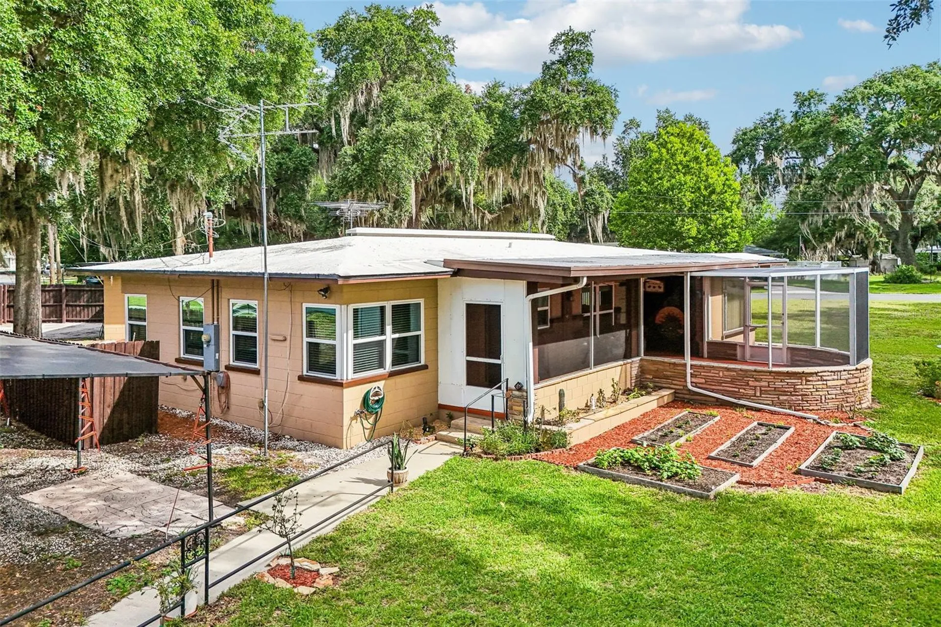 2936 Lake Joanna Drive Eustis FL 32726