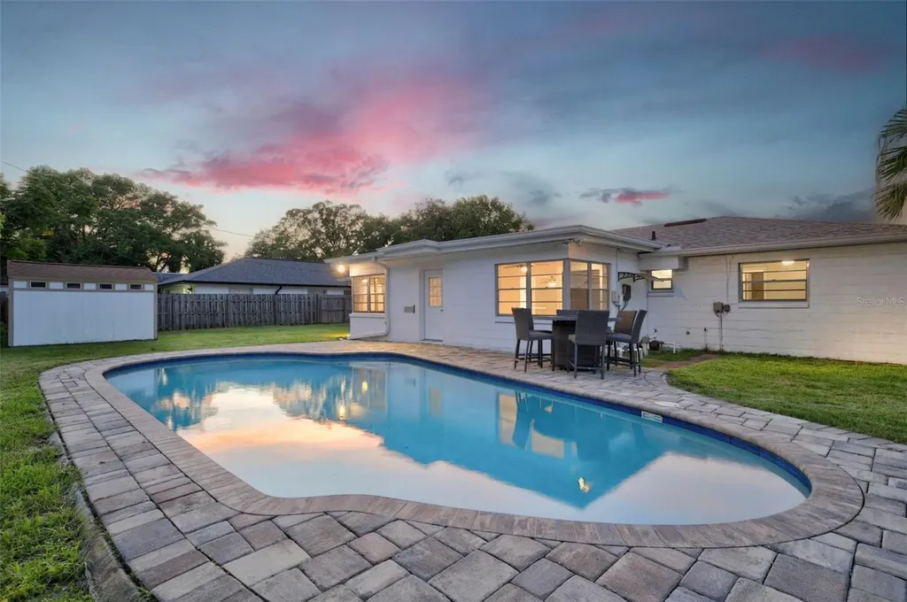 4854 Rabama Place Orlando FL 32812