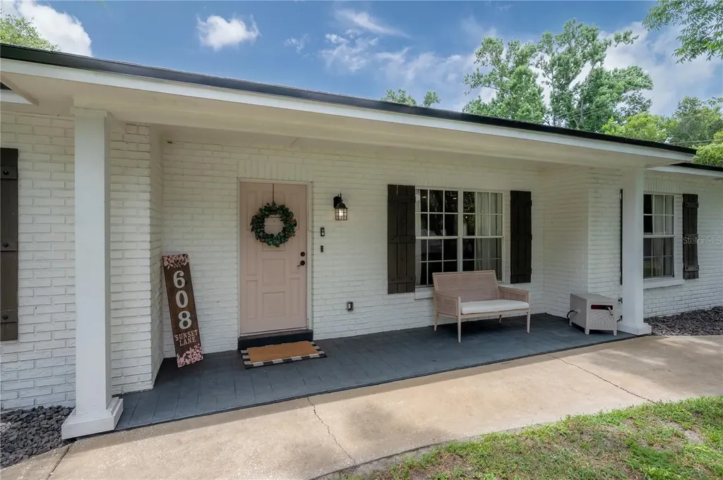608 Sunset Lane Lutz FL 33549