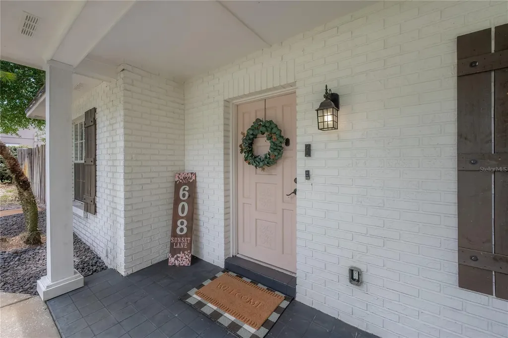 608 Sunset Lane Lutz FL 33549