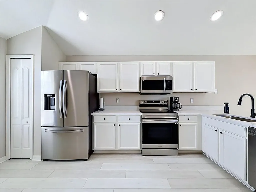 7848 Merchantville Circle Zephyrhills FL 33540