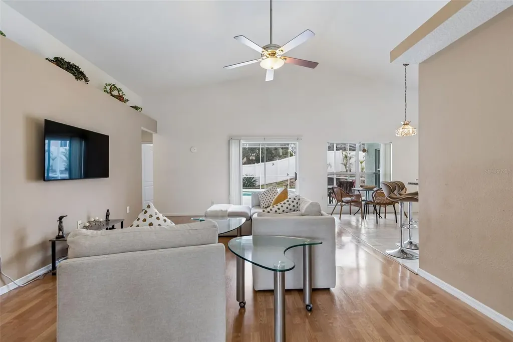 923 Hunter Lane Tarpon Springs FL 34689
