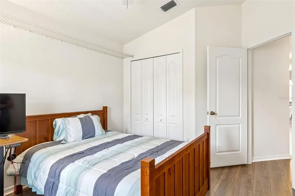 923 Hunter Lane Tarpon Springs FL 34689