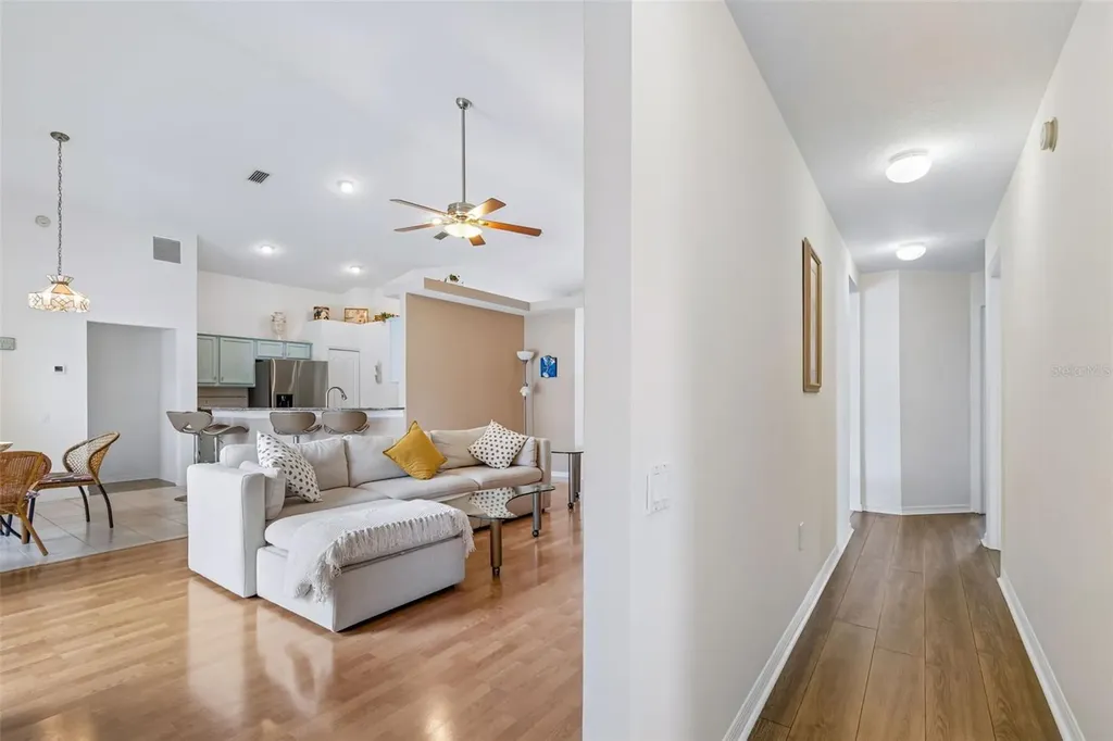 923 Hunter Lane Tarpon Springs FL 34689