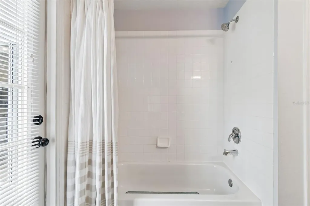 923 Hunter Lane Tarpon Springs FL 34689