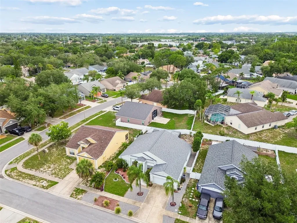 923 Hunter Lane Tarpon Springs FL 34689
