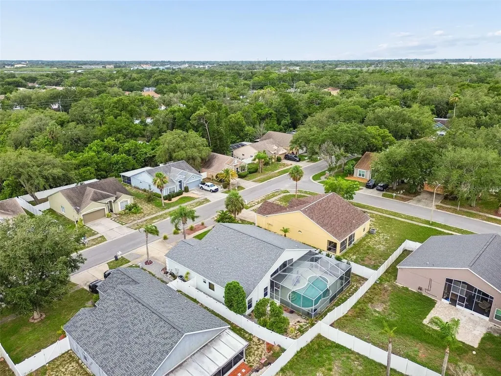 923 Hunter Lane Tarpon Springs FL 34689