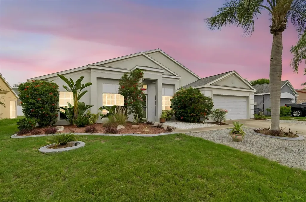 923 Hunter Lane Tarpon Springs FL 34689