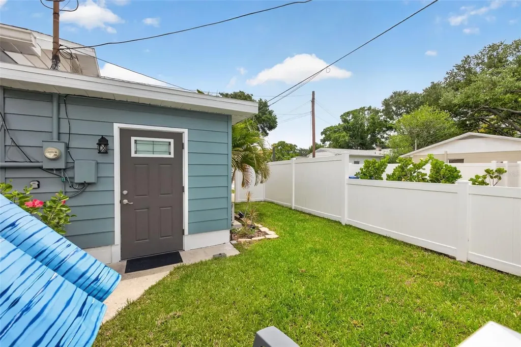 825 46th Street N St Petersburg FL 33713