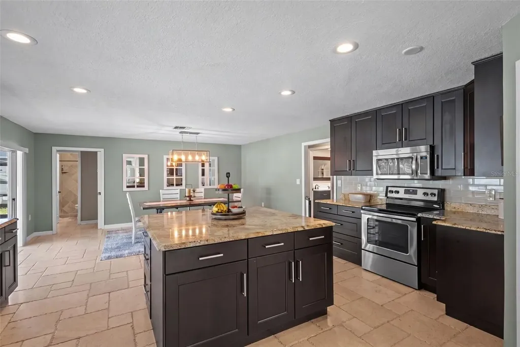 3046 Oak Cove Drive Clearwater FL 33759