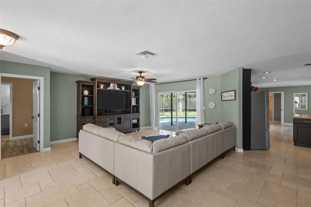 3046 Oak Cove Drive Clearwater FL 33759