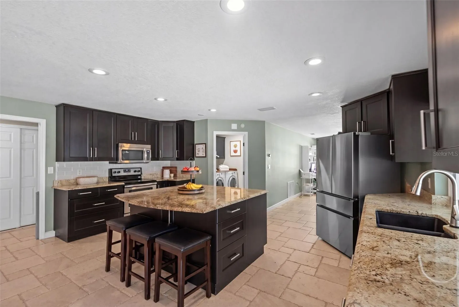 3046 Oak Cove Drive Clearwater FL 33759