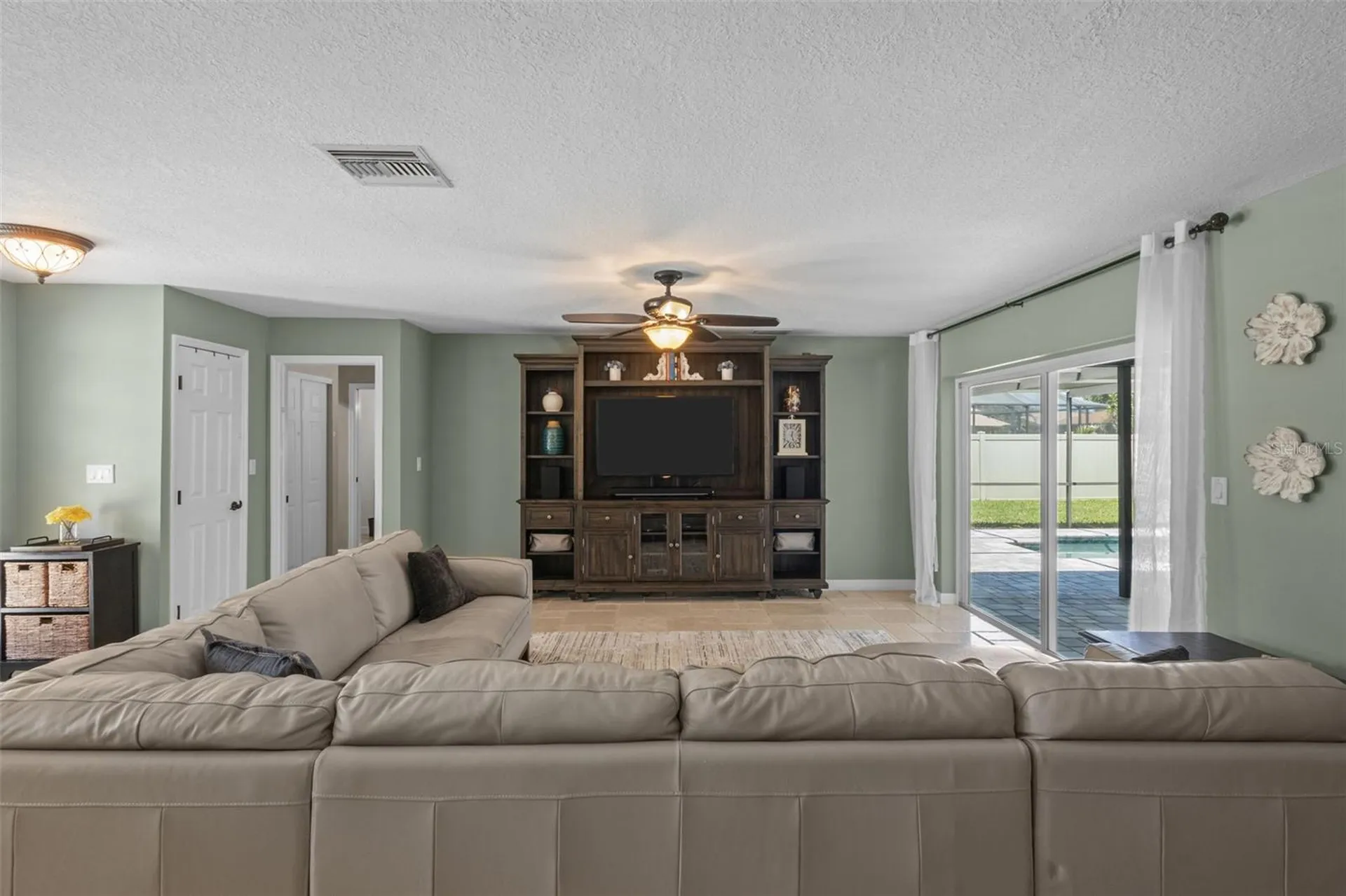 3046 Oak Cove Drive Clearwater FL 33759