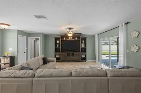 3046 Oak Cove Drive Clearwater FL 33759