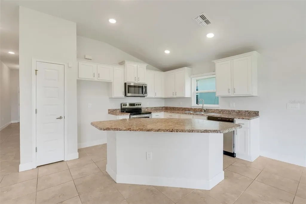 140 Krenson Bay Loop Winter Haven FL 33881