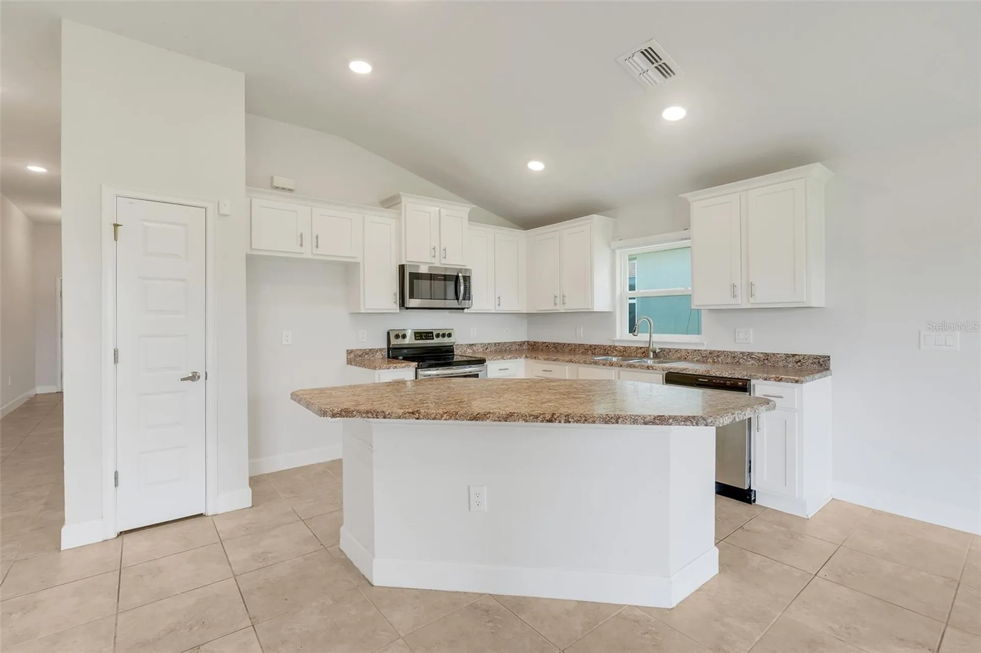 140 Krenson Bay Loop Winter Haven FL 33881