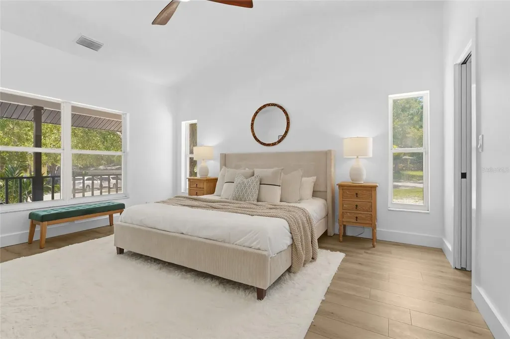 4074 Redbird Circle Sarasota FL 34231