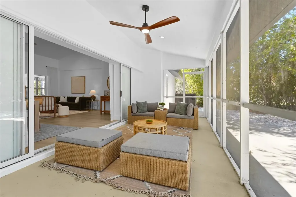 4074 Redbird Circle Sarasota FL 34231