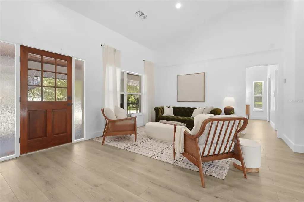 4074 Redbird Circle Sarasota FL 34231