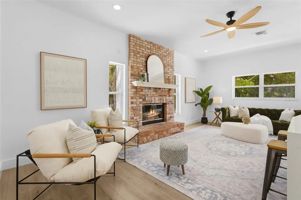 4074 Redbird Circle Sarasota FL 34231
