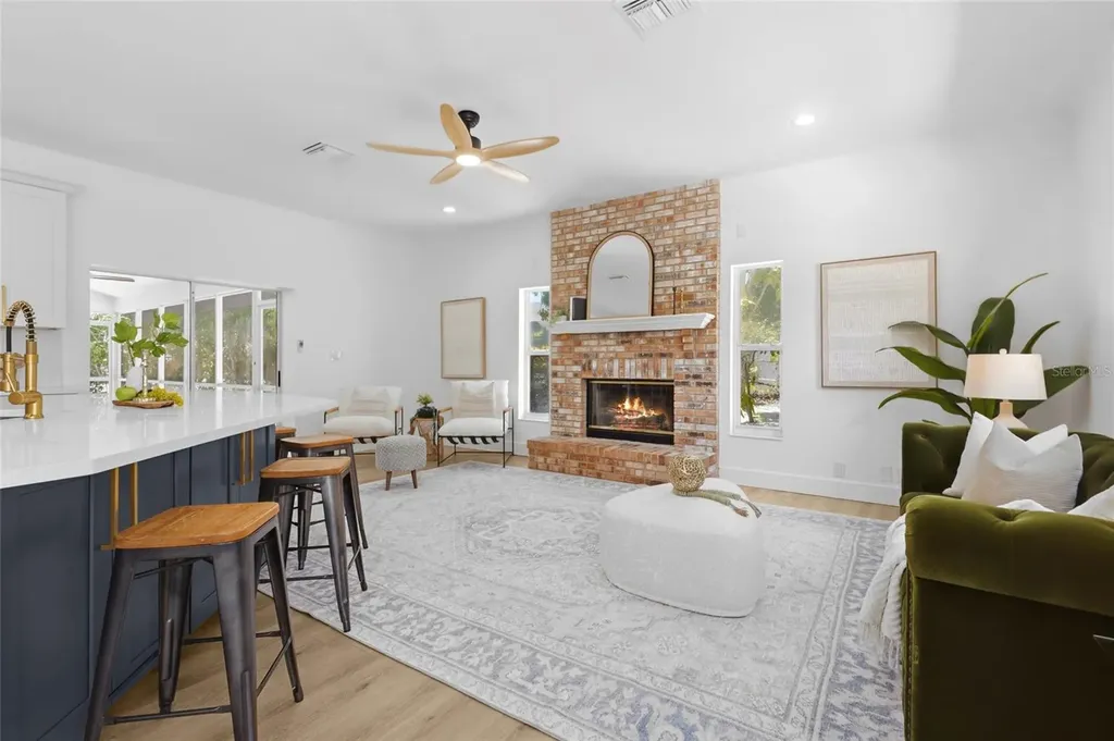 4074 Redbird Circle Sarasota FL 34231