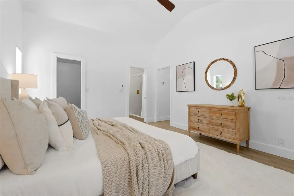4074 Redbird Circle Sarasota FL 34231