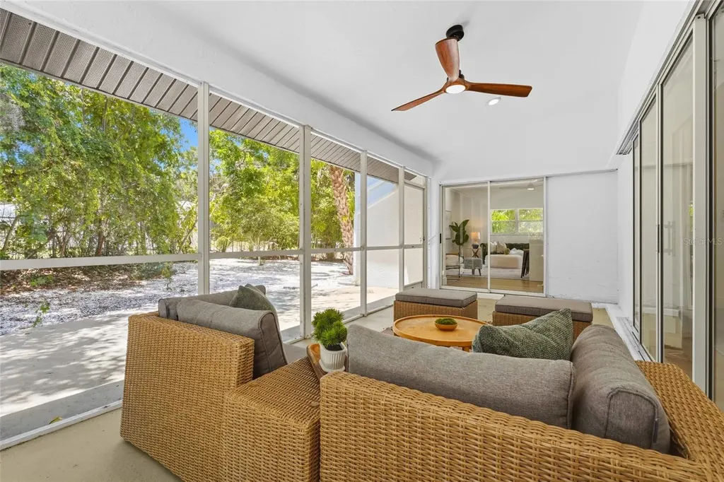 4074 Redbird Circle Sarasota FL 34231