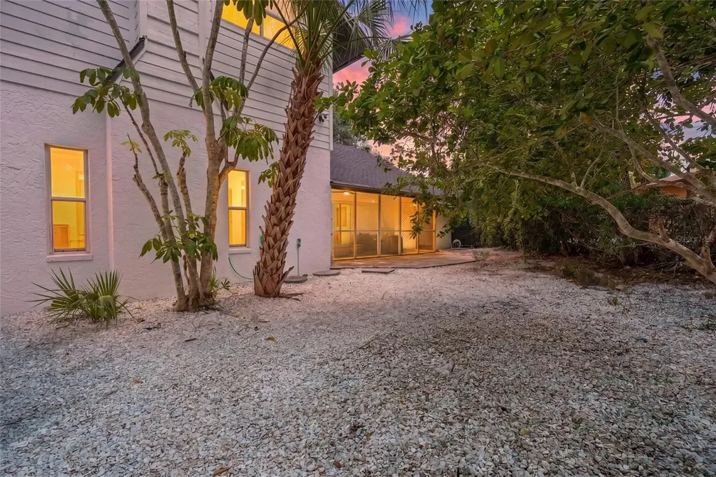 4074 Redbird Circle Sarasota FL 34231