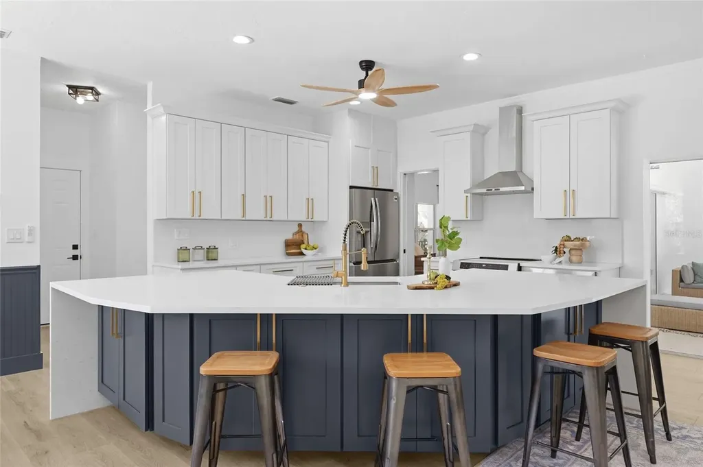 4074 Redbird Circle Sarasota FL 34231