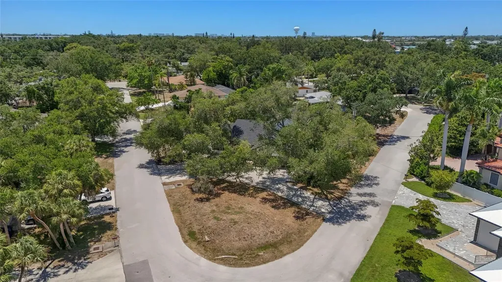 4074 Redbird Circle Sarasota FL 34231