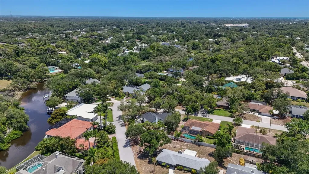 4074 Redbird Circle Sarasota FL 34231
