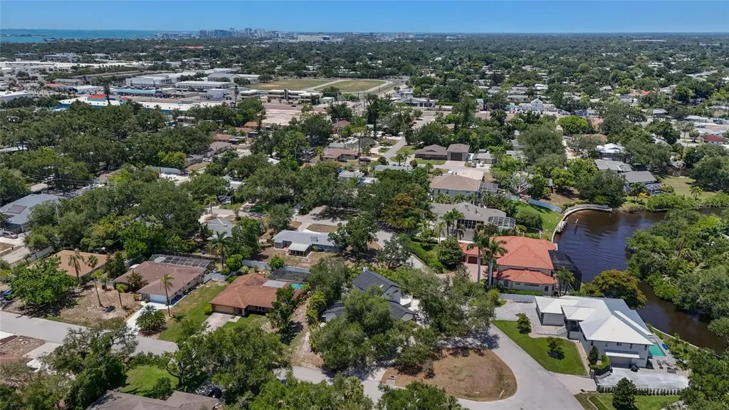 4074 Redbird Circle Sarasota FL 34231