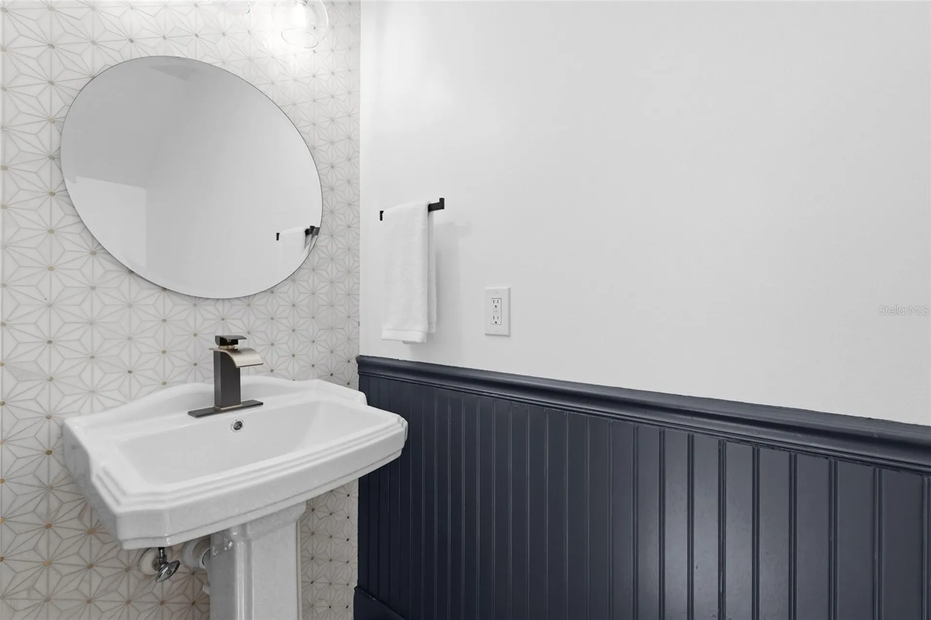 4074 Redbird Circle Sarasota FL 34231