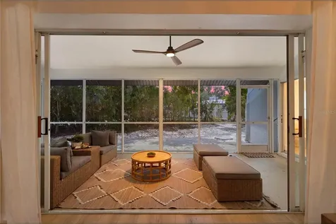 4074 Redbird Circle Sarasota FL 34231