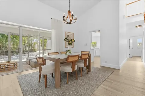4074 Redbird Circle Sarasota FL 34231