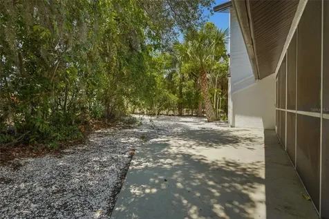 4074 Redbird Circle Sarasota FL 34231