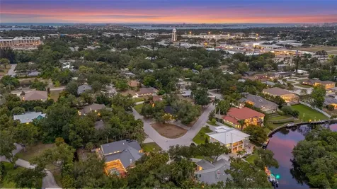 4074 Redbird Circle Sarasota FL 34231