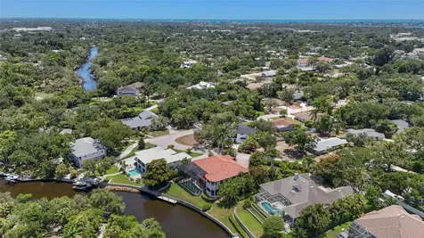 4074 Redbird Circle Sarasota FL 34231
