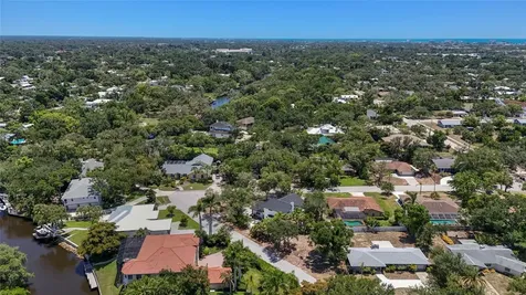 4074 Redbird Circle Sarasota FL 34231