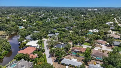 4074 Redbird Circle Sarasota FL 34231