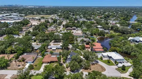 4074 Redbird Circle Sarasota FL 34231