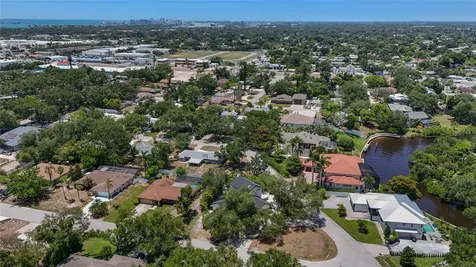 4074 Redbird Circle Sarasota FL 34231