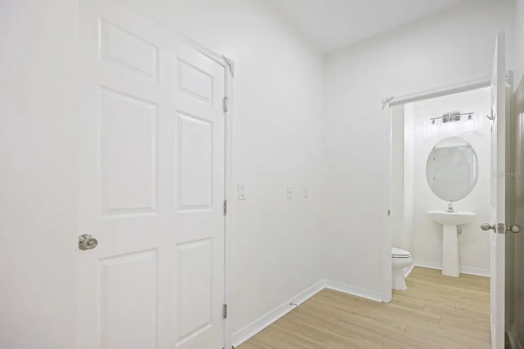 5736 Skytop Drive Lithia FL 33547