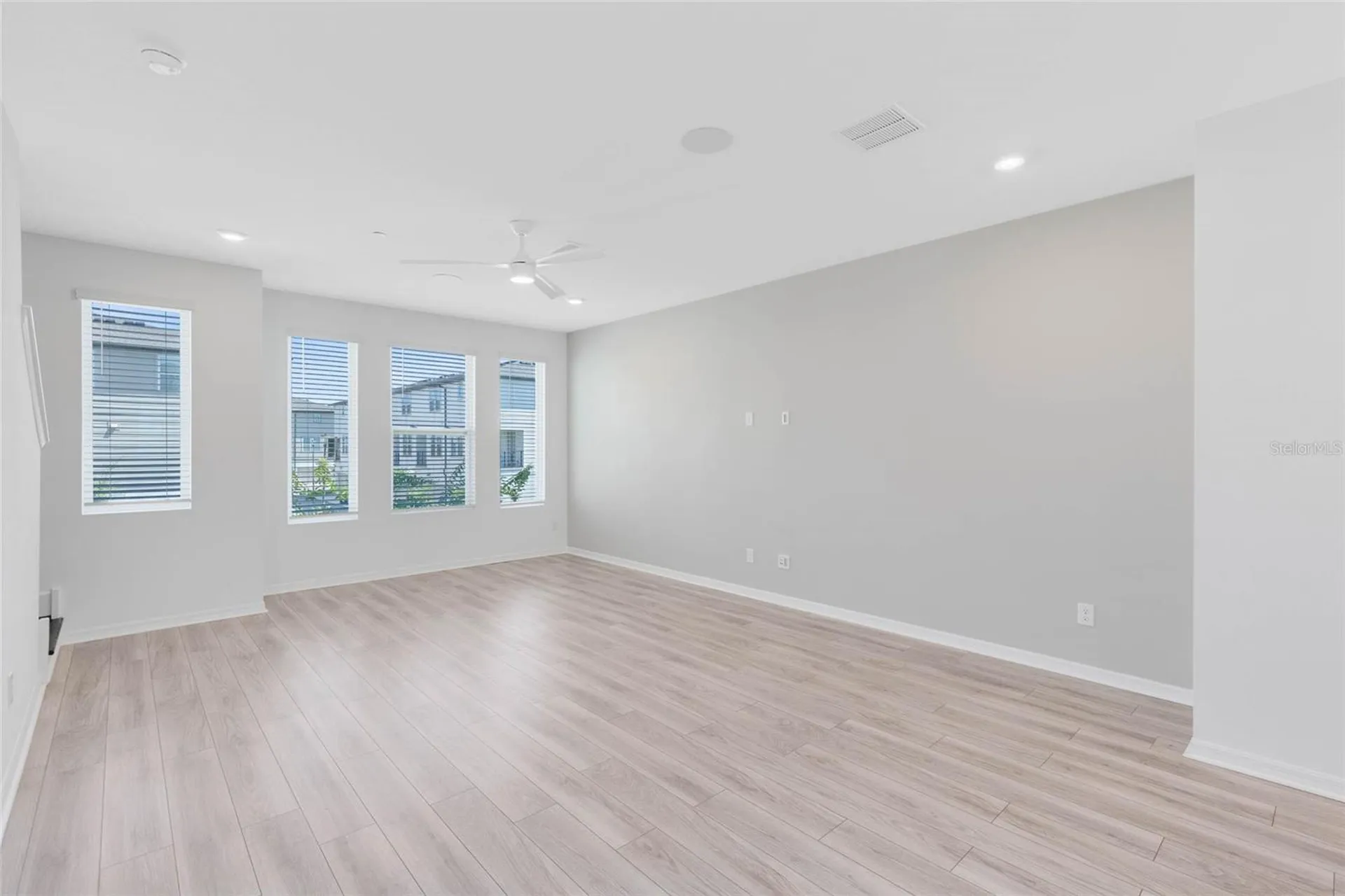 8472 Sperry Street Orlando FL 32827