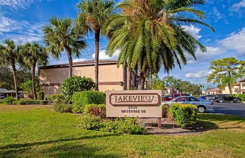 5026 Water Oak Drive Bradenton FL 34207