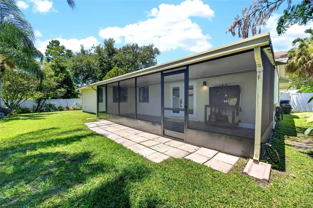 629 Bay Lake Trail Oldsmar FL 34677