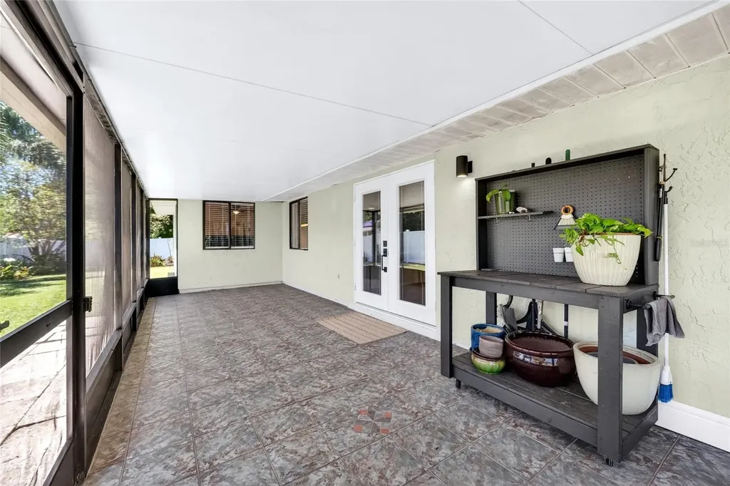 629 Bay Lake Trail Oldsmar FL 34677